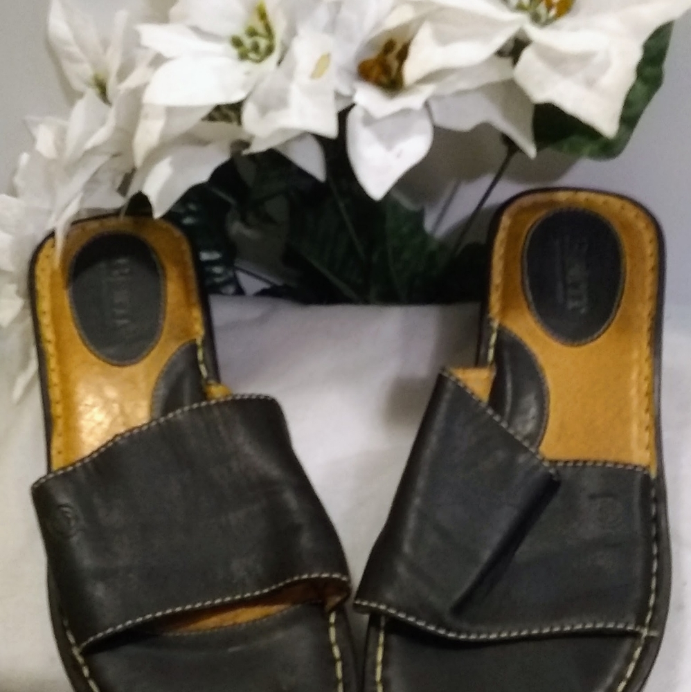 Born Moma Black Slides/Mules